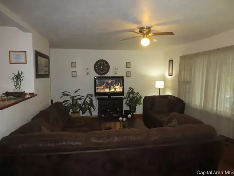 2518 S 12th St, Springfield, IL 62703 photo 2