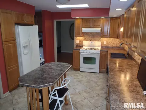 2511 St James Rd, Springfield, IL 62707 photo 8