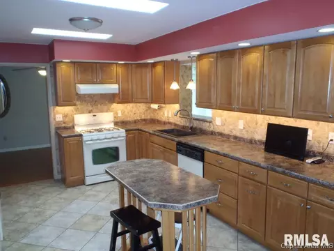 2511 St James Rd, Springfield, IL 62707 photo 6
