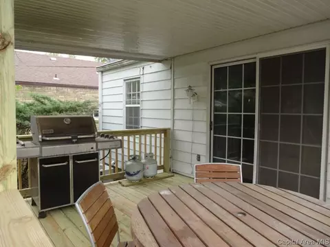 2033 S Walnut St, Springfield, IL 62704 photo 6