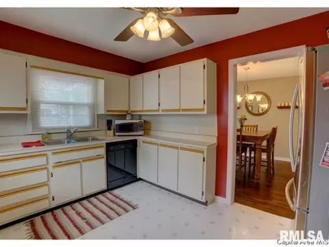 2033 S Walnut St, Springfield, IL 62704 photo 18
