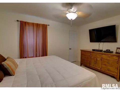2033 S Walnut St, Springfield, IL 62704 photo 22