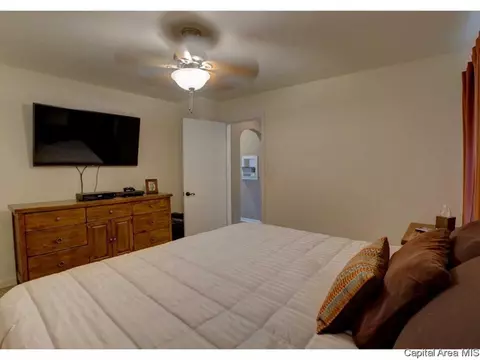 2033 S Walnut St, Springfield, IL 62704 photo 23