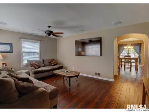 2033 S Walnut St, Springfield, IL 62704 photo 9