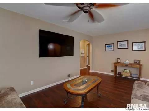 2033 S Walnut St, Springfield, IL 62704 photo 12