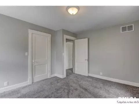 1325 Converse, Springfield, IL 62702 photo 24