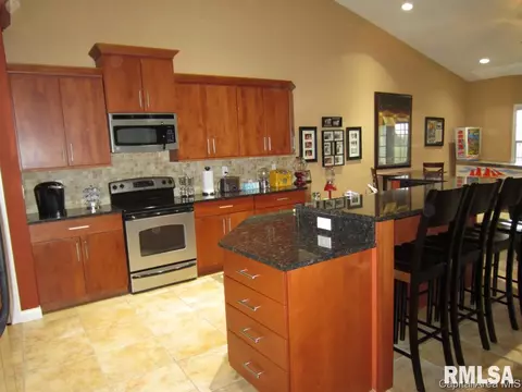 4414 Castle Pines Dr, Springfield, IL 62711 photo 2