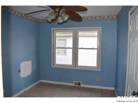 1135 N 2nd St, Springfield, IL 62702 photo 16