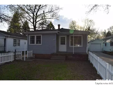 1135 N 2nd St, Springfield, IL 62702 photo 3