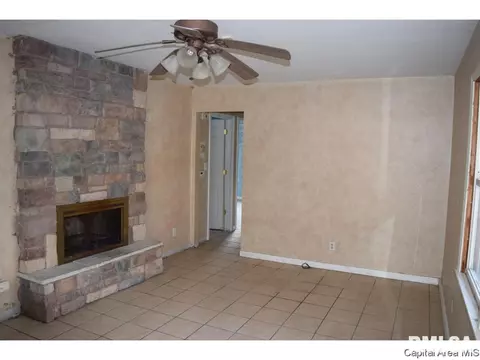 1135 N 2nd St, Springfield, IL 62702 photo 11