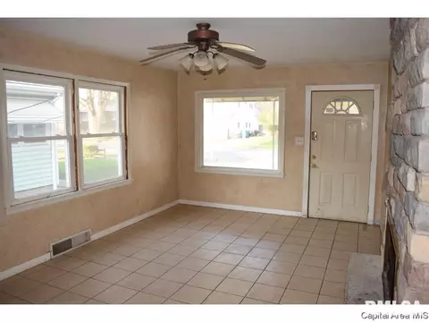 1135 N 2nd St, Springfield, IL 62702 photo 10