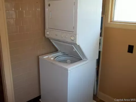 865 S Columbia, Springfield, IL 62704 photo 11