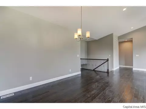 2825 Haverhill Rd, Springfield, IL 62711 photo 2