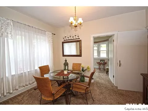 2611 S 5th St, Springfield, IL 62703 photo 6