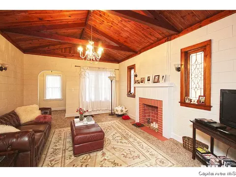 2611 S 5th St, Springfield, IL 62703 photo 4