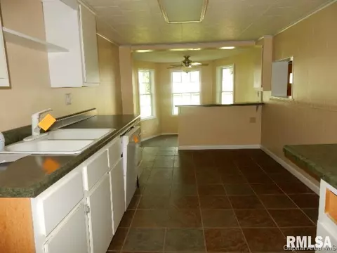 2811 S 13th St, Springfield, IL 62703 photo 6