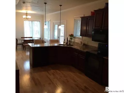 9 Waters Edge Blvd #16, Springfield, IL 62712 photo 3