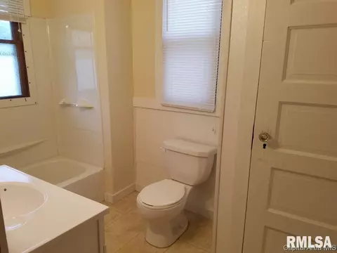 2451 S 11th St, Springfield, IL 62703 photo 11