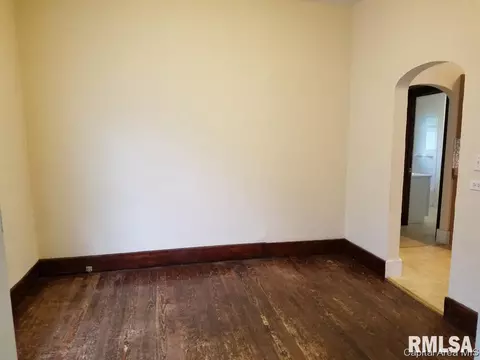 2451 S 11th St, Springfield, IL 62703 photo 5
