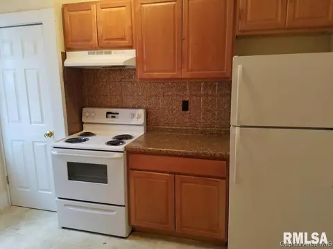2451 S 11th St, Springfield, IL 62703 photo 7
