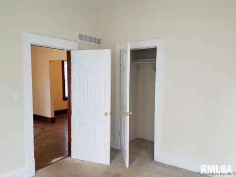 2451 S 11th St, Springfield, IL 62703 photo 9
