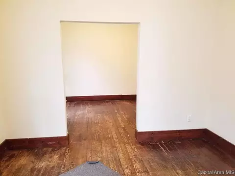 2451 S 11th St, Springfield, IL 62703 photo 4