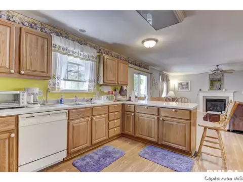 3708 Carney Blvd, Springfield, IL 62712 photo 4