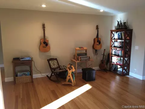 8083 W Outer Rd, Sherman, IL 62684 photo 11