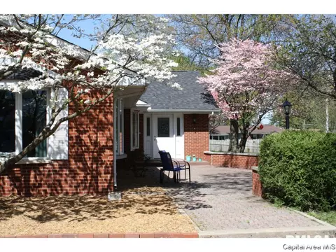 8083 W Outer Rd, Sherman, IL 62684 photo 2