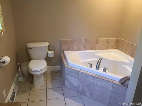 8083 W Outer Rd, Sherman, IL 62684 photo 22