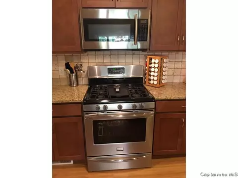 8083 W Outer Rd, Sherman, IL 62684 photo 14