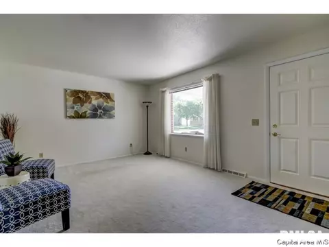 2557 Sandgate Rd, Springfield, IL 62702 photo 3