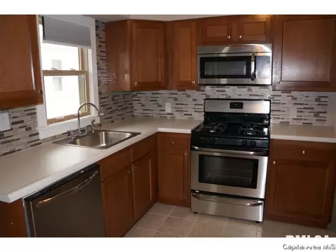 2336 S Lowell Ave, Springfield, IL 62704 photo 2