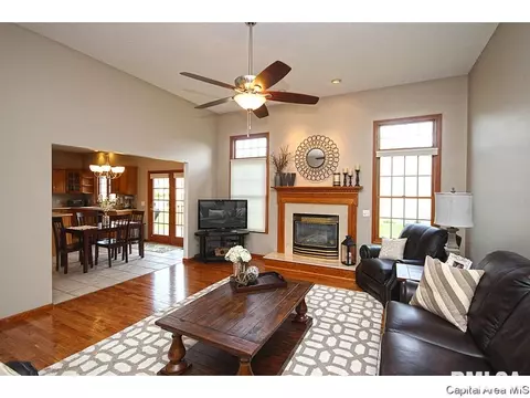 3809 Buckeye Dr, Springfield, IL 62712 photo 5