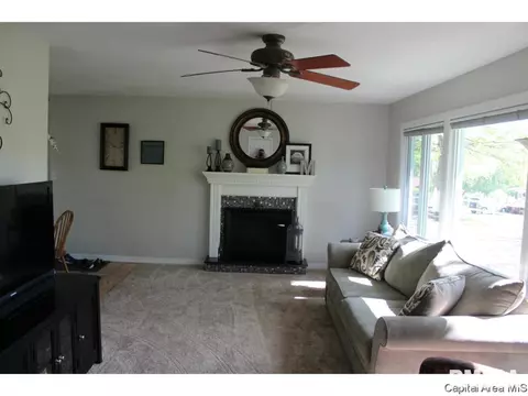 53 Palomino Rd, Springfield, IL 62702 photo 2