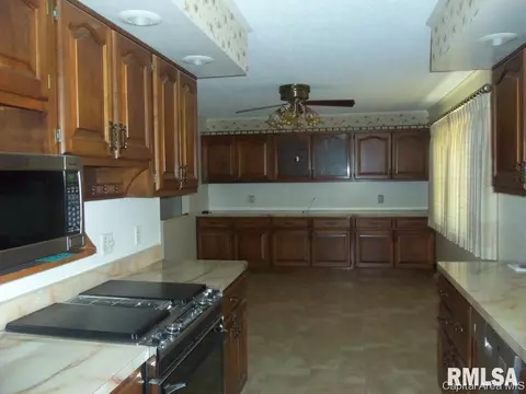 2520 Devonshire Rd, Springfield, IL 62703 photo 2