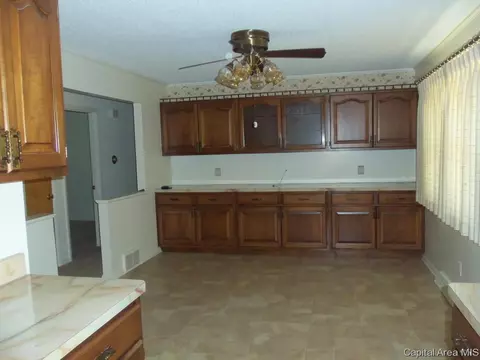 2520 Devonshire Rd, Springfield, IL 62703 photo 3