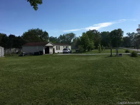 223 N Vine St, Bath, IL 62617 photo 10
