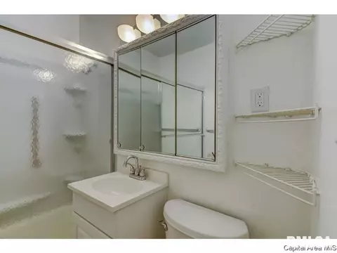 2536 Holmes Ave, Springfield, IL 62704 photo 8