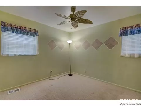 2536 Holmes Ave, Springfield, IL 62704 photo 9