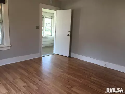 2416 Holmes Ave, Springfield, IL 62704 photo 7