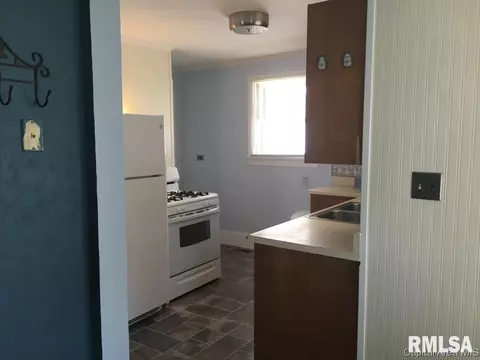 2416 Holmes Ave, Springfield, IL 62704 photo 10