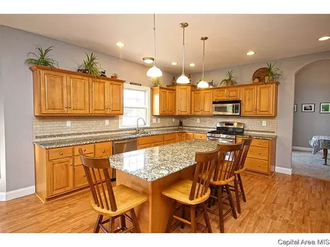 2212 Harbor Lndg, Springfield, IL 62712 photo 8