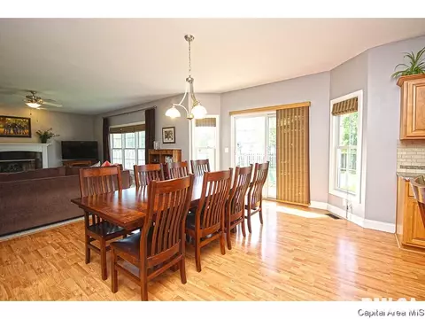 2212 Harbor Lndg, Springfield, IL 62712 photo 9