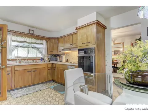 1831 E Grant St, Springfield, IL 62703 photo 3