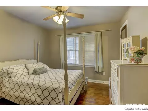 2048 S Walnut, Springfield, IL 62704 photo 6