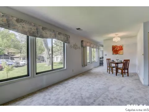 62 Trailridge Ln, Springfield, IL 62704 photo 4