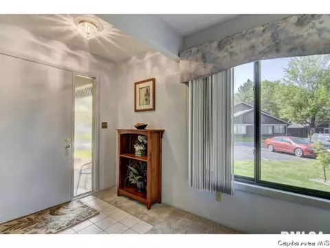 62 Trailridge Ln, Springfield, IL 62704 photo 2