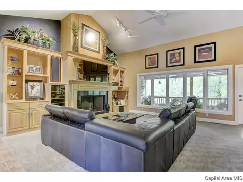 6200 Northampton Ln, Springfield, IL 62707 photo 9