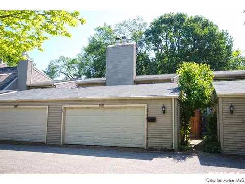 44 Country Pl, Springfield, IL 62703 photo 2